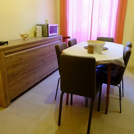 Apartment Ella *